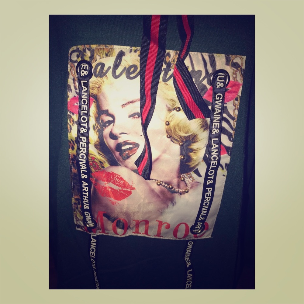Marilyn Monroe long sleeve top